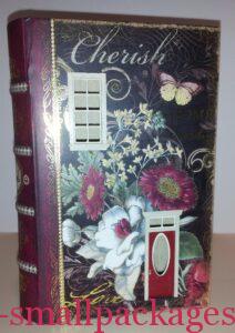 Read more about the article Book Houses